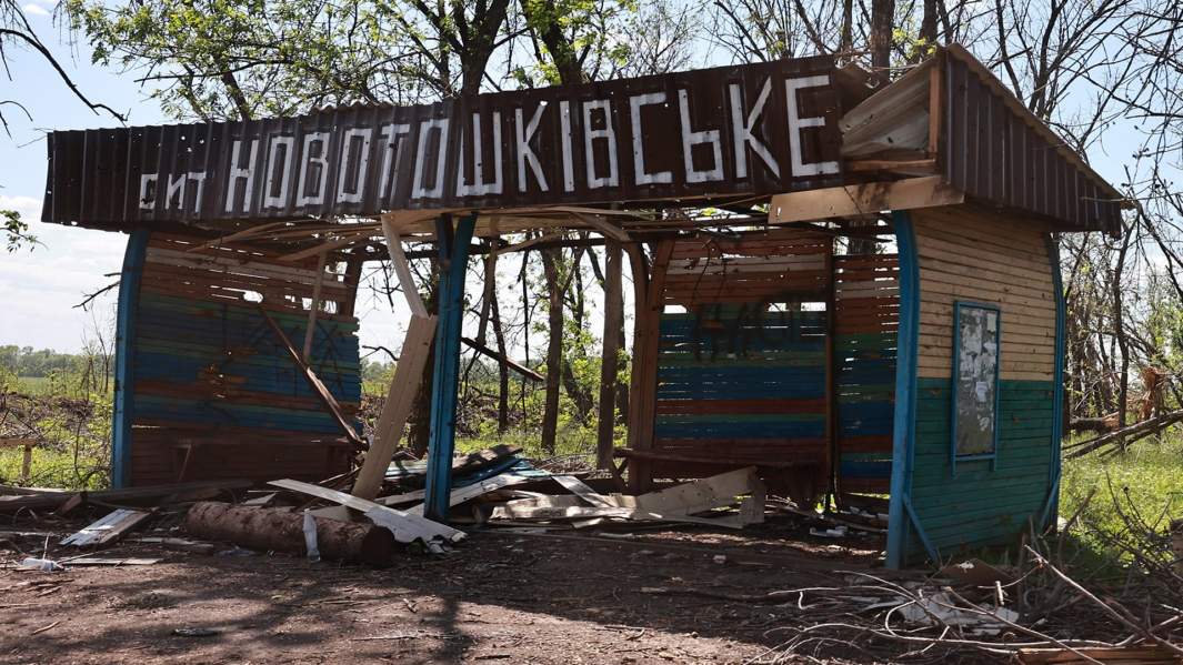 Остановка общественного транспорта в Новотошковском