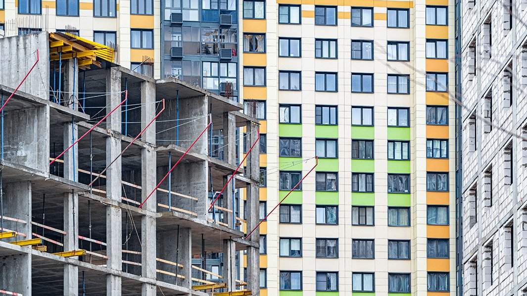 Строящийся многоквартирный дом