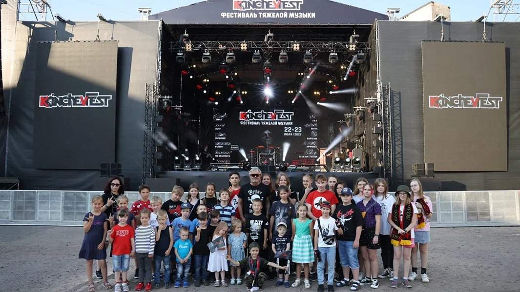 Фотографии со встречи Константина Кинчева с детьми