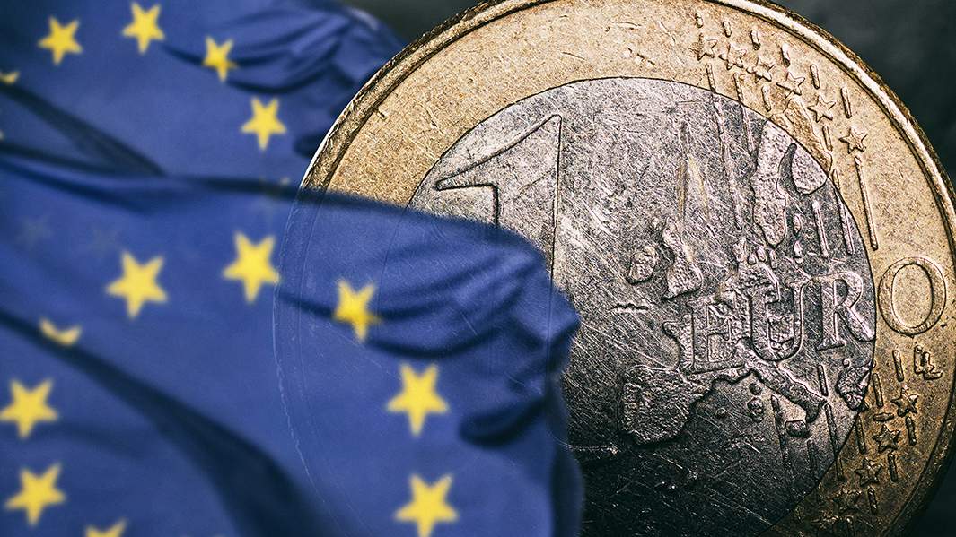 евро деньги флаг