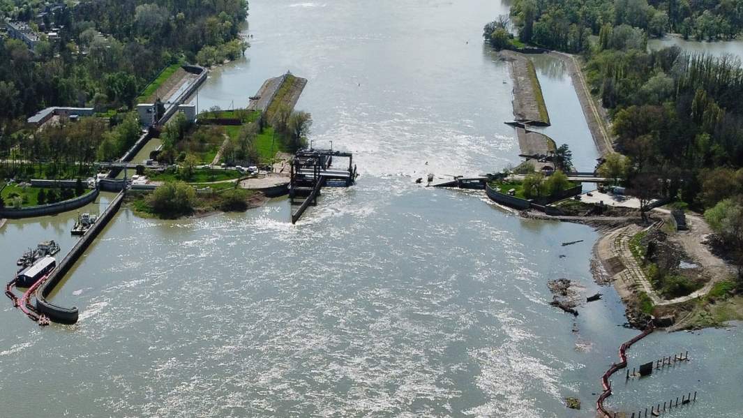 Место обрушения участка сооружений Фёдоровского гидроузла