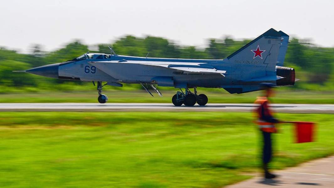 Двухместный сверхзвуковой всепогодный истребитель-перехватчик дальнего радиуса действия МиГ-31БМ