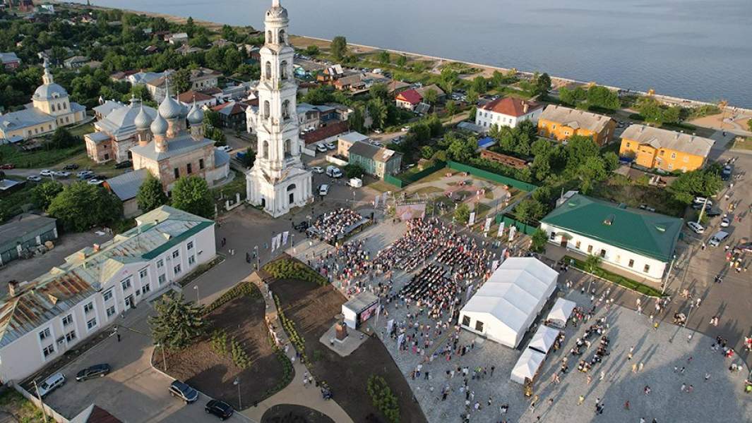 открытия XV Международного кинофестиваля имени Андрея Тарковского "Зеркало" на Георгиевской площади