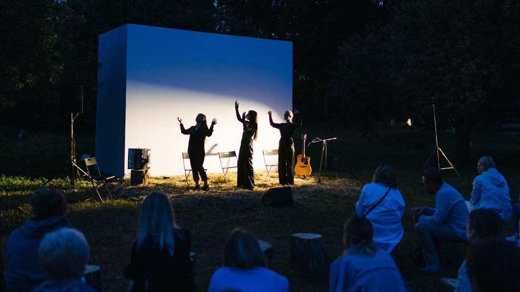 Спектакль-перфоманс «Коромысли»