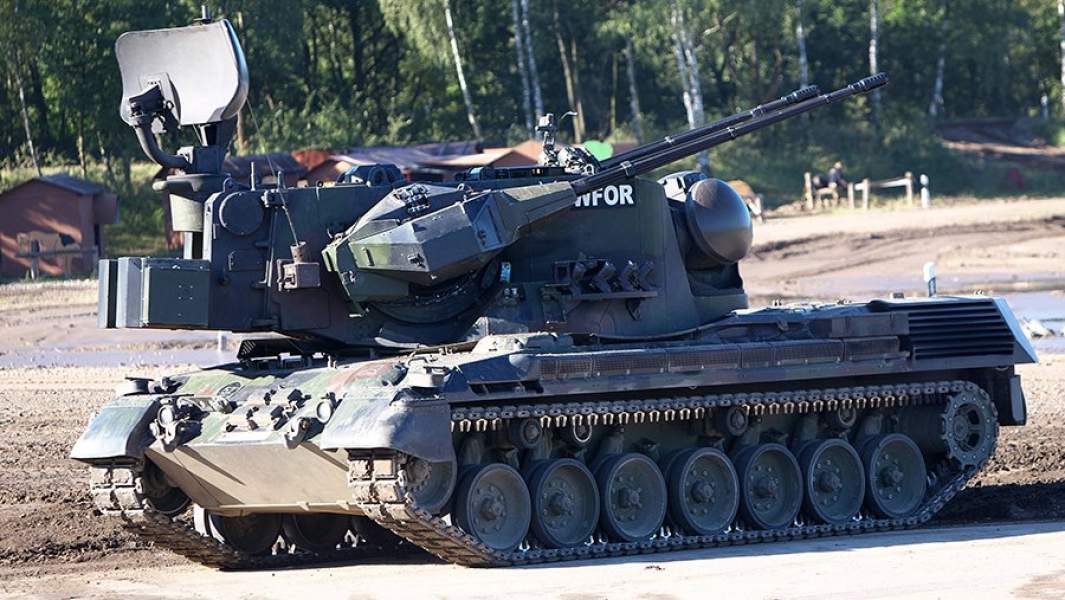 Немецкая ЗСУ Gepard на полигоне в Мюнстере во время учений