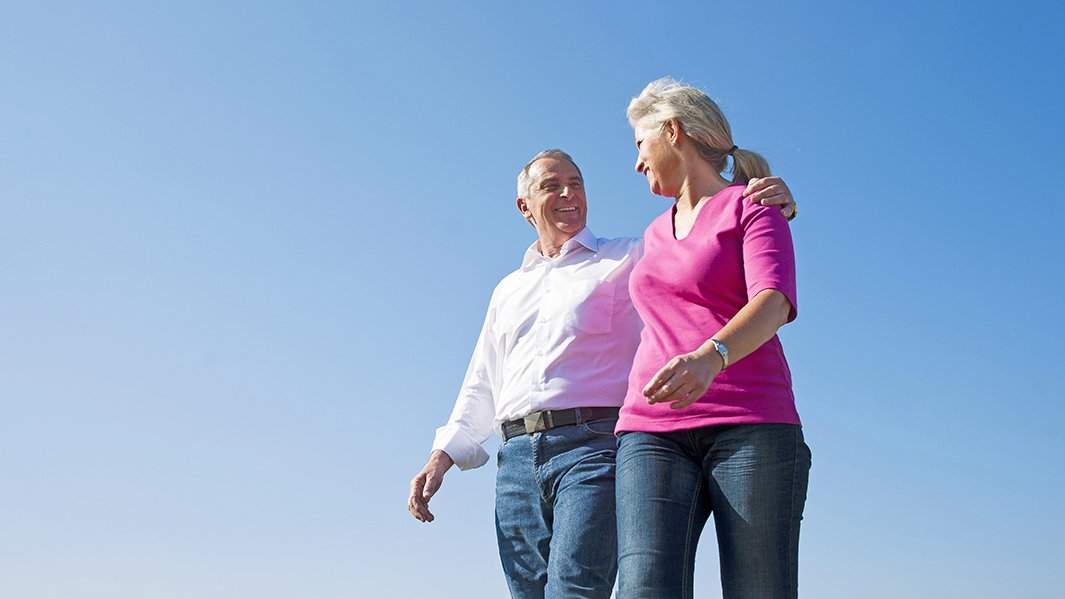 Счастливые пожилые люди