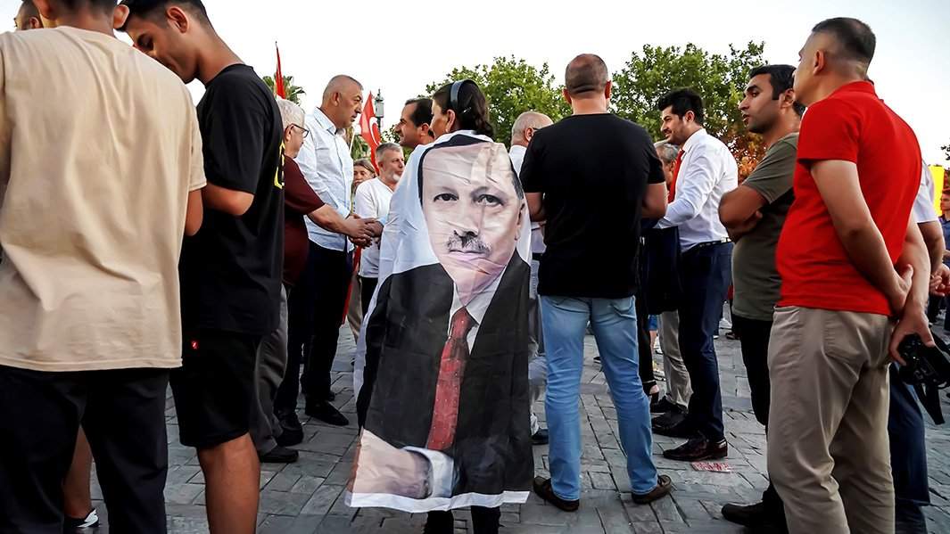 Турки на митинге в поддержку Эрдогана