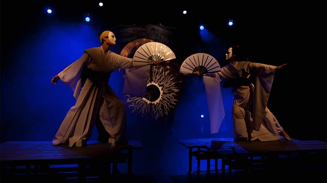 «Юная любовь в пяти театральных измерениях»