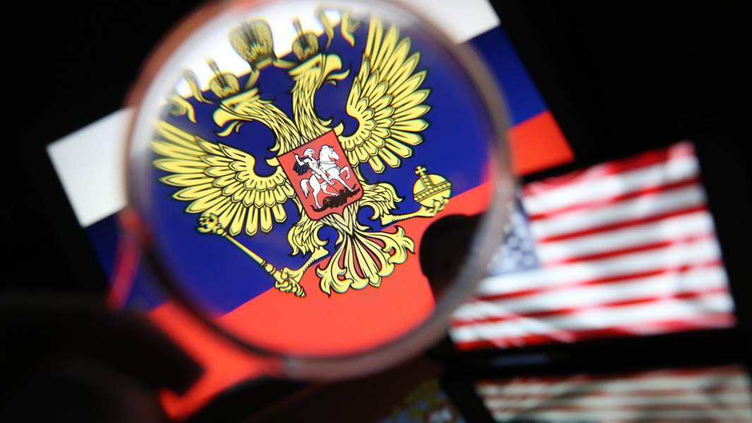 Флаги России и США