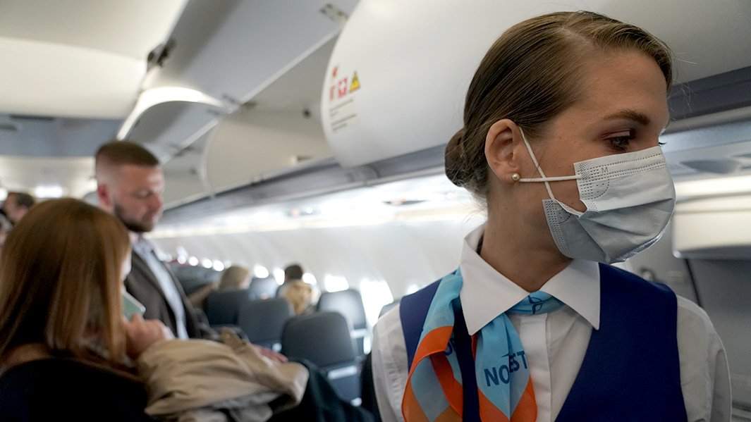 самолет салон бордпроводник