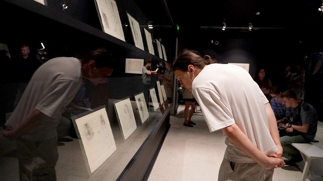 выставке "Котел алхимика. Осязательный взгляд и незрительное восприятие. Часть 1" в Галерее искусства стран Европы и Америки XIX–XX веков ГМИИ имени А. С. Пушкина в Москве.