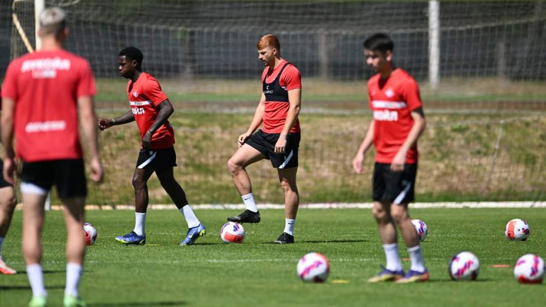 Игроки ФК «Спартак» на тренировке