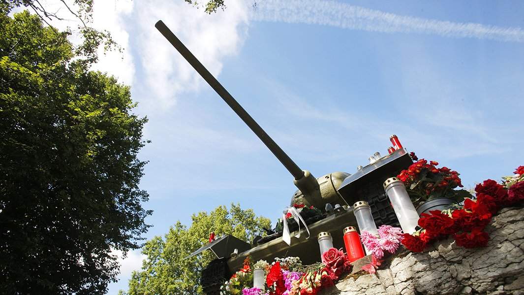 Нарва снос памятника Т-34