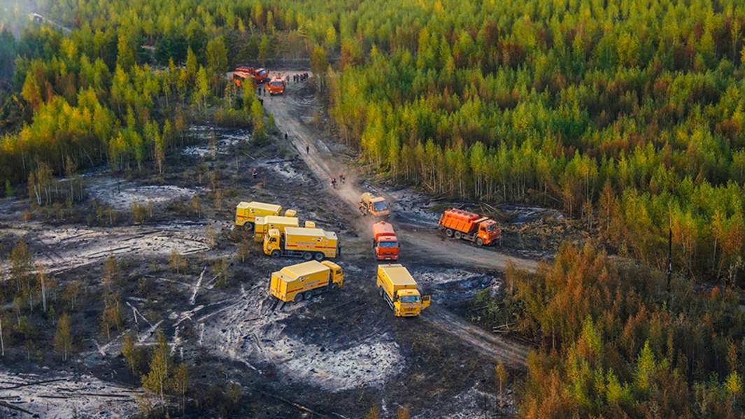 Спецтехника противопожарной службы МЧС РФ