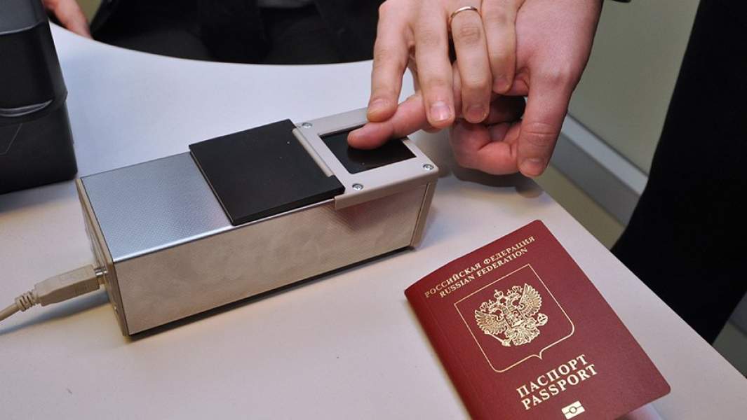 Сканирование отпечатков пальцев для паспорта