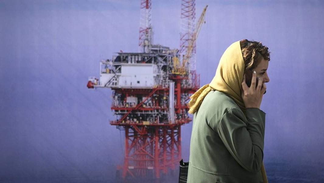 Граффити на стене в Тегеране