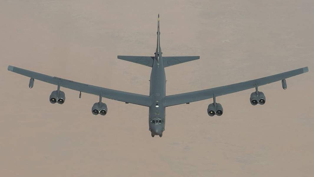 Американский стратегический бомбардировщик Boeing B-52