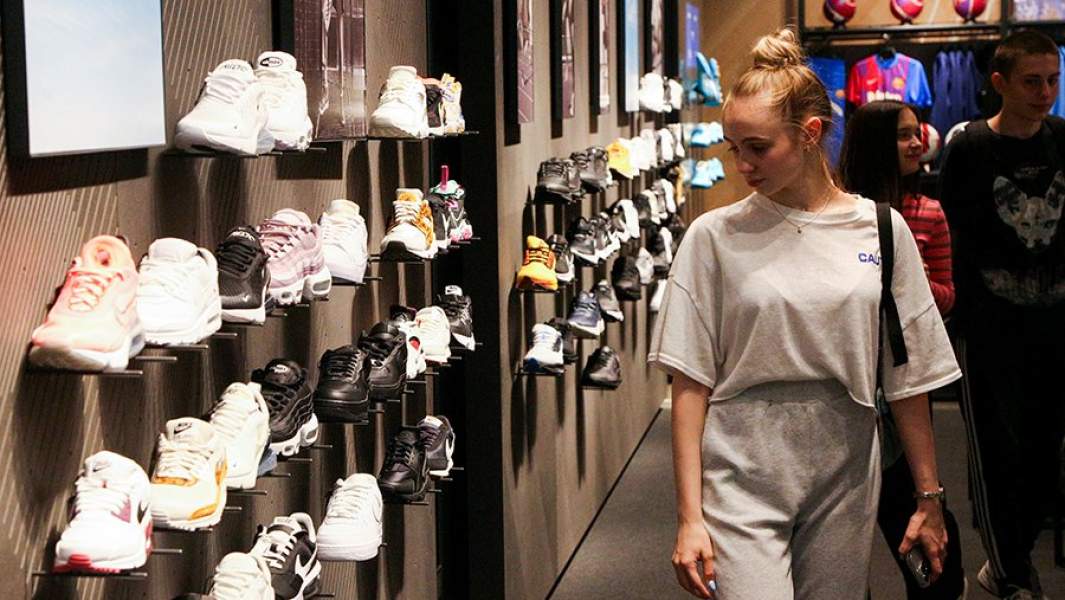 кроссовки магазин