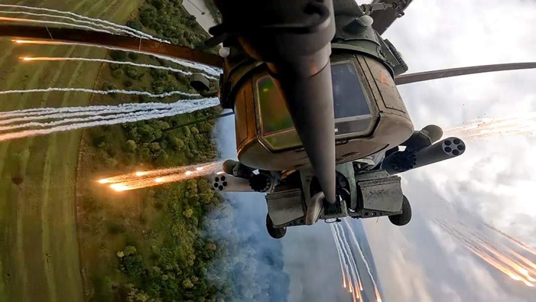 Боевая работа экипажа многоцелевого ударного вертолета Ми-28Н Западного военного округа в зоне проведения специальной военной операции