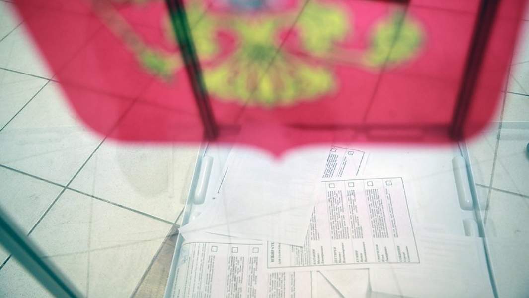 Бюллетени в урне на избирательном участке