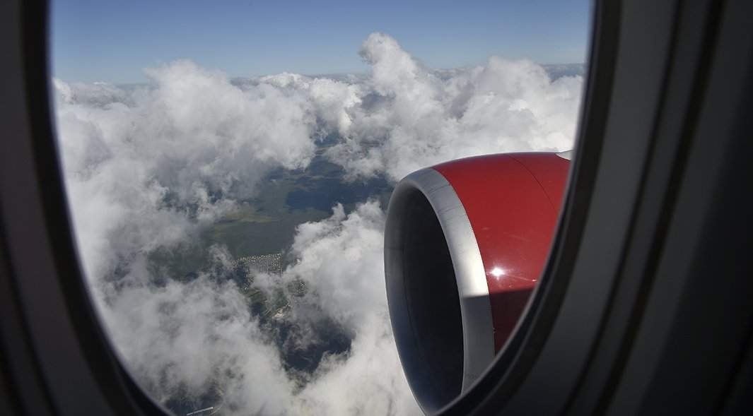 окно самолета