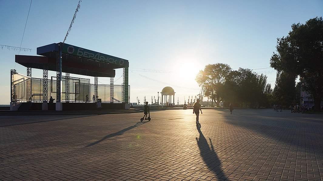 В центре города