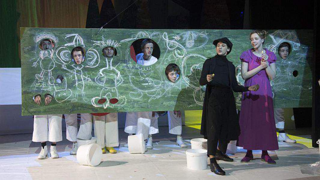 Сцена из спектакля «Питер Пэн»