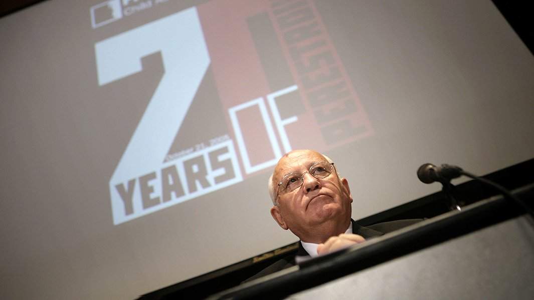 Михаил Горбачев во время выступления на симпозиуме, посвященном 20-летию «перестройки» в Торговой палате США 21 октября 2005 года в Вашингтоне, округ Колумбия