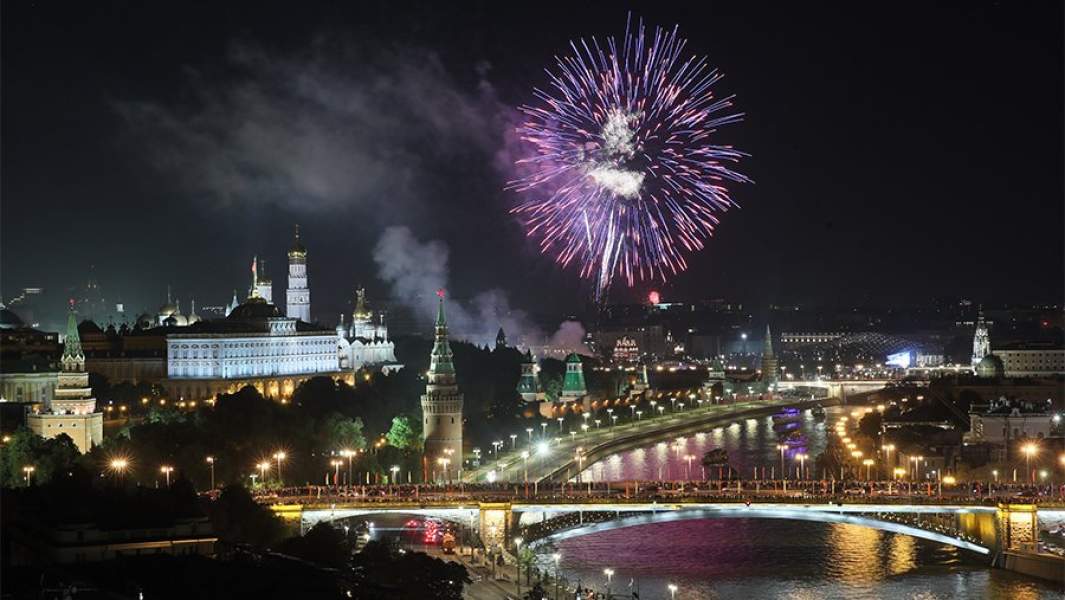 Салют в День города