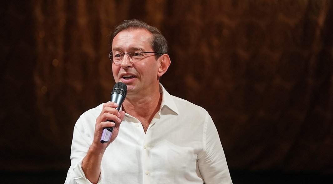 Мхт им чехова сбор труппы. Мхт хабенский руководитель. Мхт хабенский руководитель. Хабенский сорок дней. Хабенский.