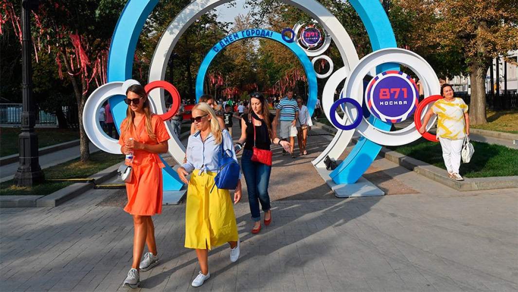 Москвичи на Тверском бульваре