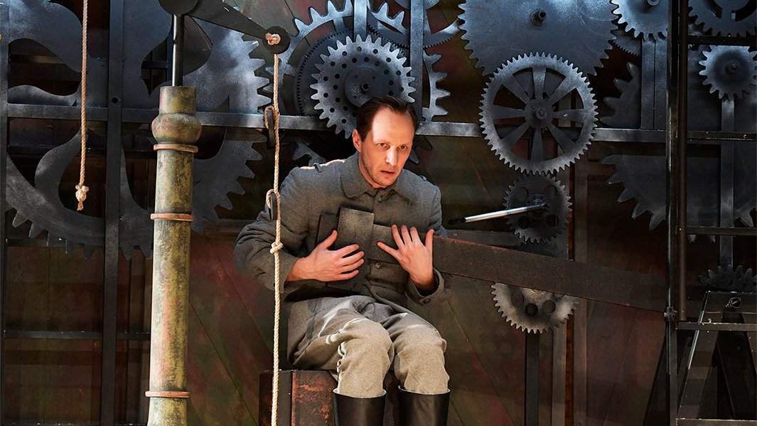 Спектакль «Русская война Пекторалиса» в театре О. Табакова