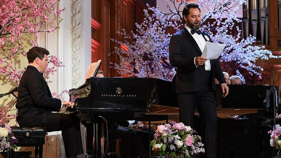 Пианист Денис Мацуев и оперный певец Ильдар Абдразаков выступают на концерте в рамках церемонии награждения лауреатов ежегодной премии Олега Янковского «Творческое открытие» в Московской государственной консерватории имени П.И. Чайковского в Москве