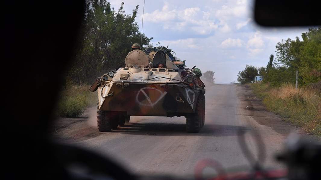 БТР с военнослужащими Росгвардии РФ 