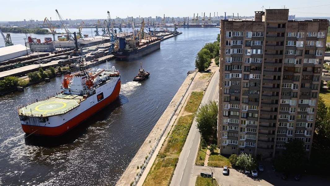 Ледостойкая платформа «Северный полюс» в Санкт-Петербурге