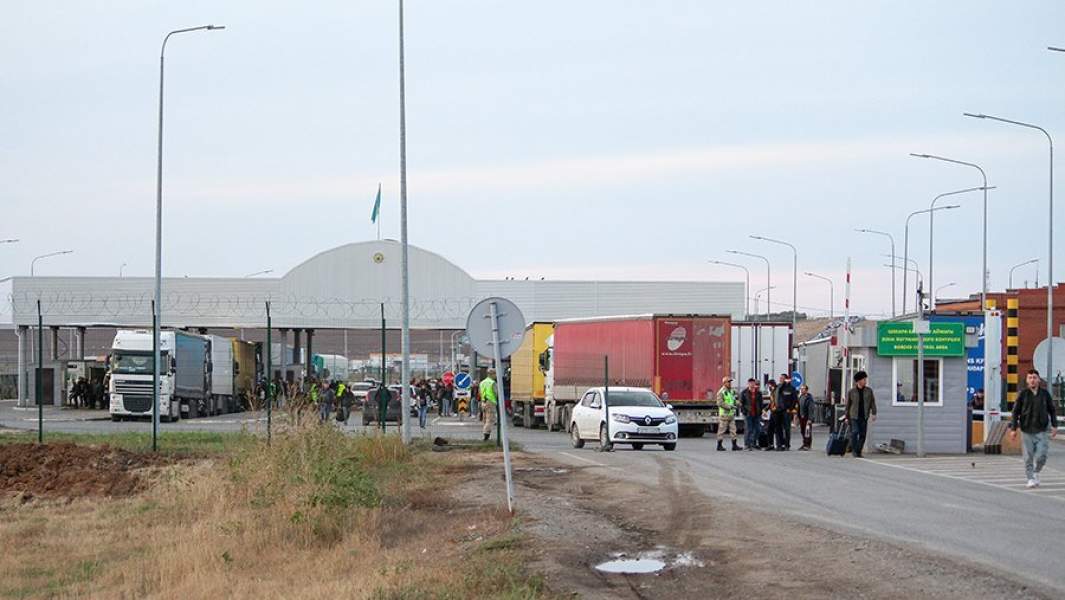 Международный автомобильный пункт пропуска «Сырым»