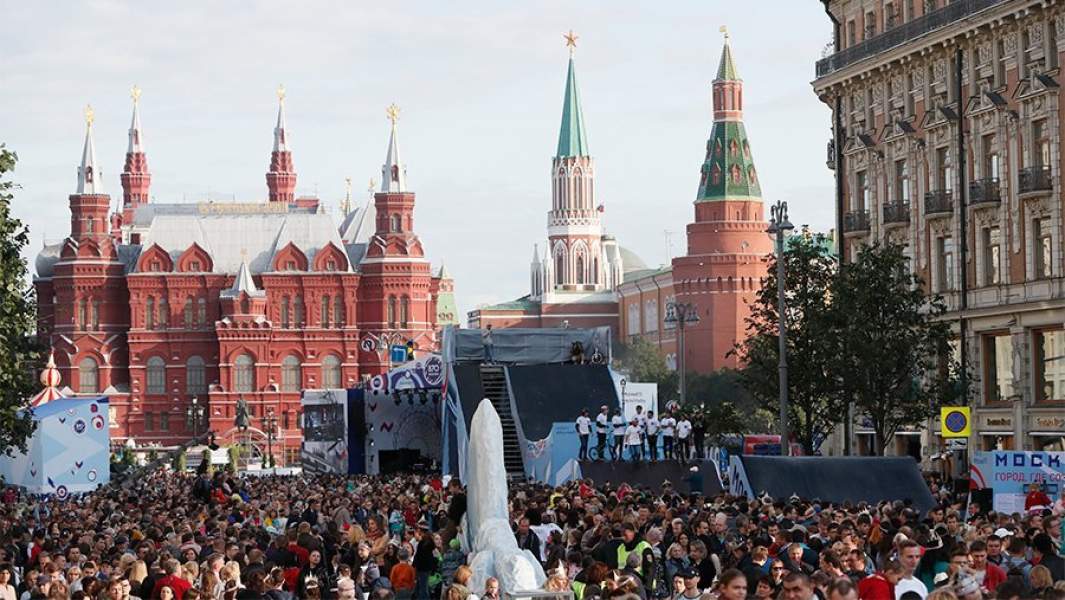 Улица Тверская в день города