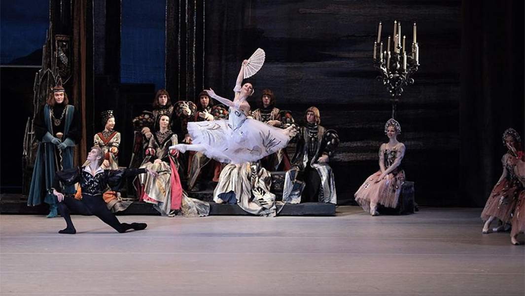 Балет «Лебединое озеро» на сцене Большого театра