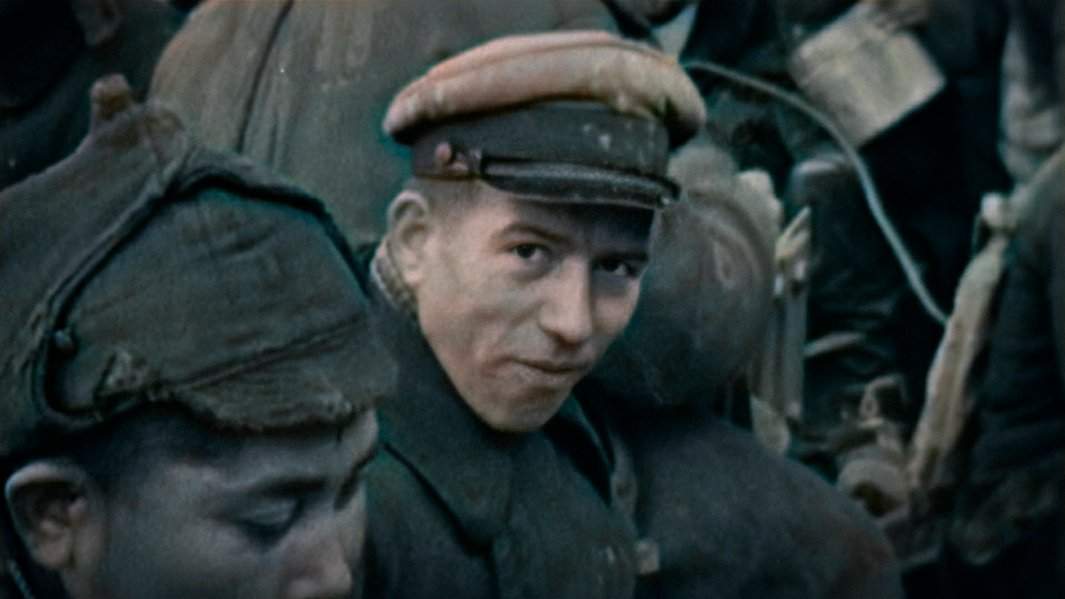 Кадр из фильма «Поверни свое тело к солнцу» 