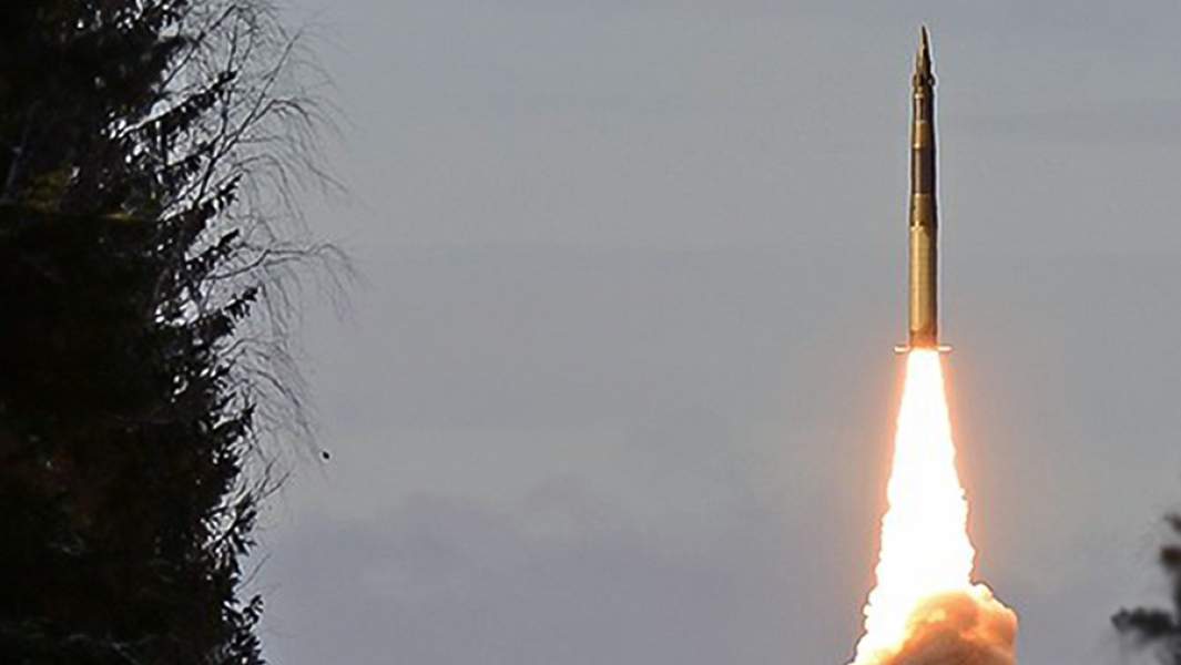 Lanzamiento de entrenamiento de un misil balístico del sistema de misiles Yars