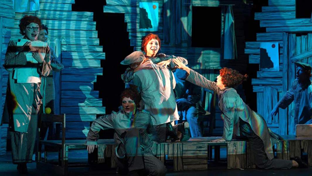 Сцена из спектакля «Королева красоты из Линейна»