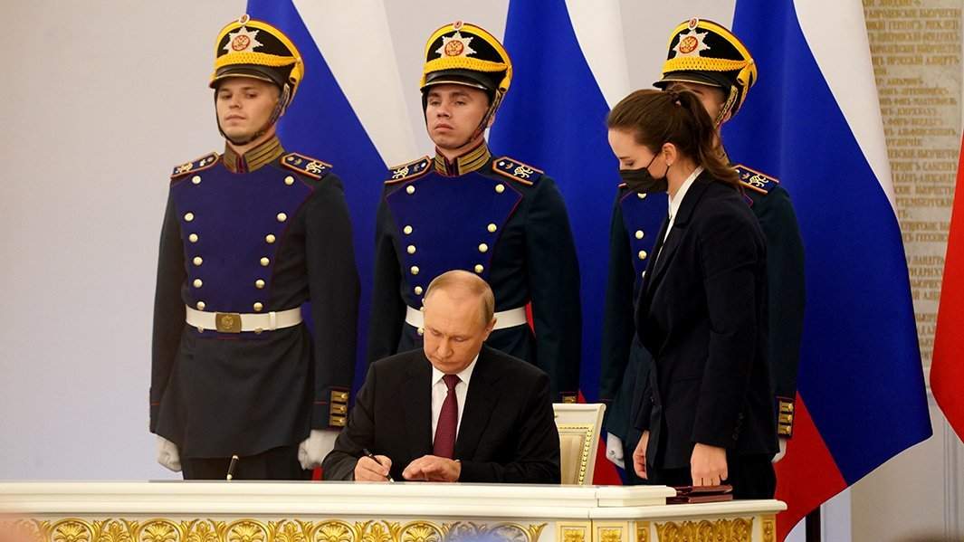 Президент РФ Владимир Путин на церемонии подписания договоров о вхождении в Российскую Федерацию Донецкой и Луганской народных республик, Запорожской и Херсонской областей в Георгиевском зале Большого Кремлевского дворца