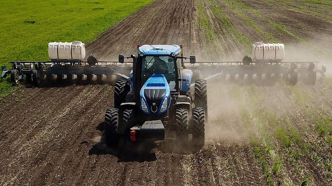 сельское хозяйство поле трактор