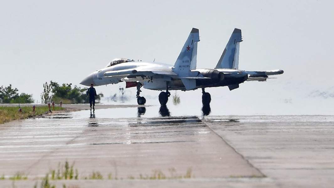 Многоцелевой истребитель Су-35 ВКС России, задействованный в специальной военной операции, на аэродроме базирования