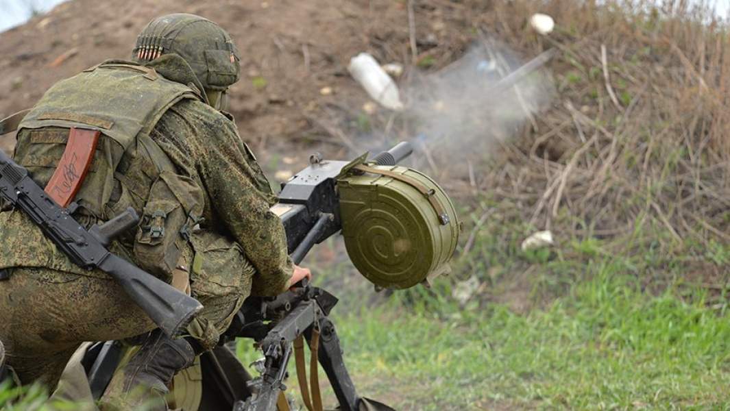 Обстрел позиций противника из гранатомета АГС