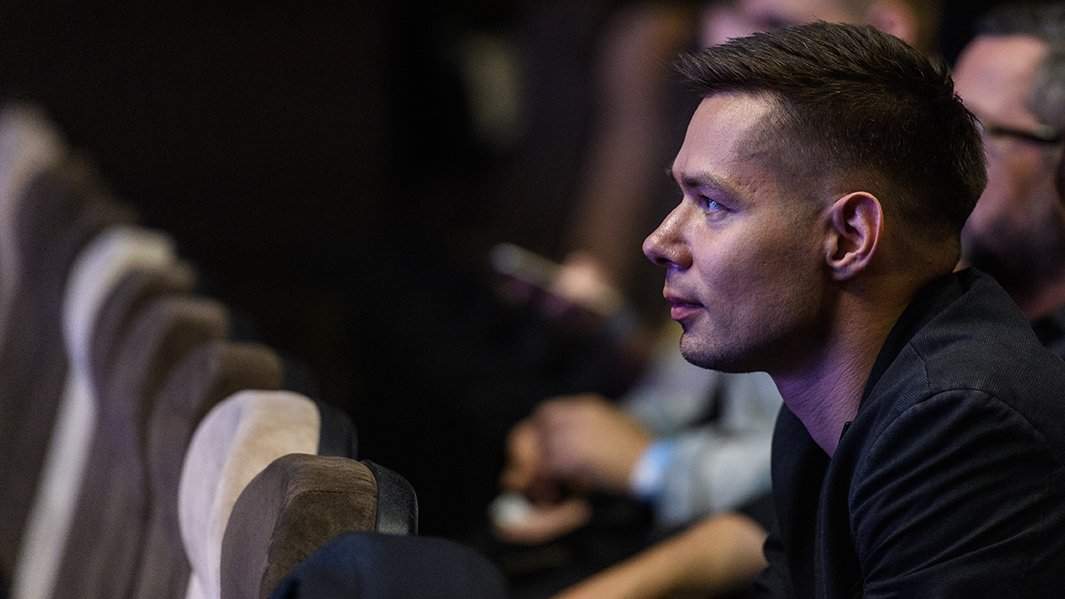 Стас Пьеха во время концерта