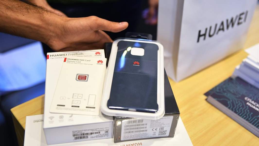 Продажа смартфонов Huawei