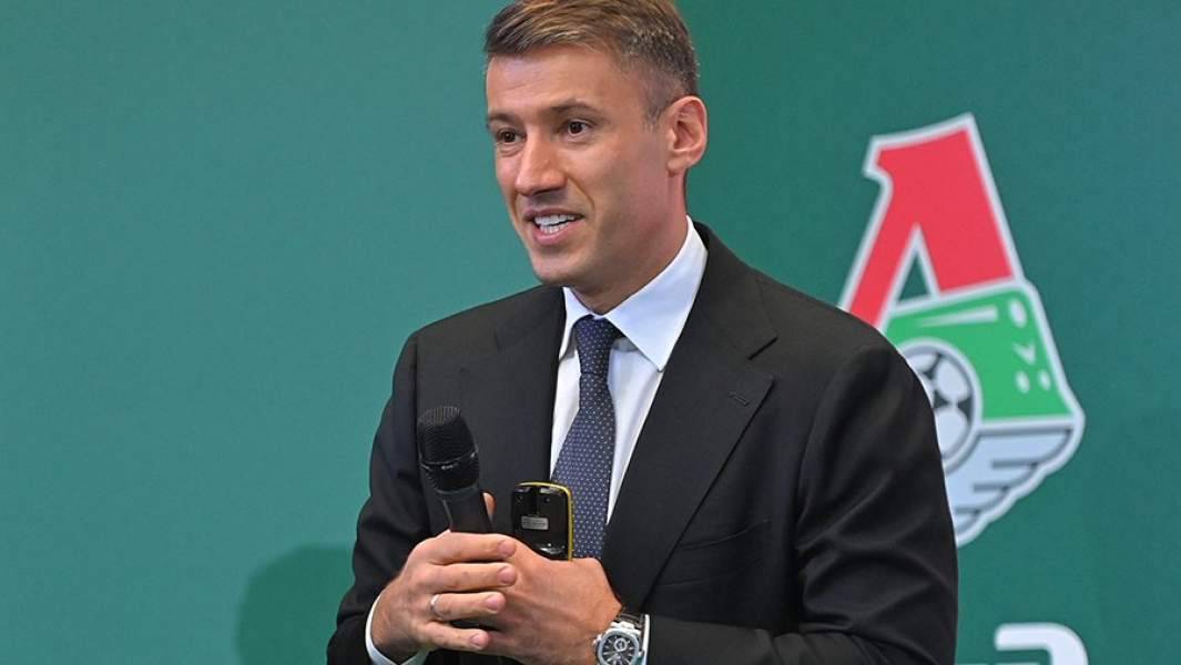 Бывший председатель совета директоров ФК «Локомотив» Александр Плутник на пресс-конференции руководства футбольного клуба в Москве