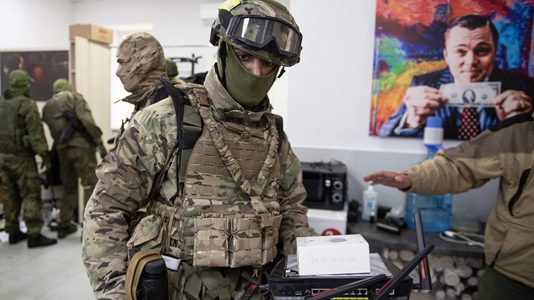 Военнослужащий