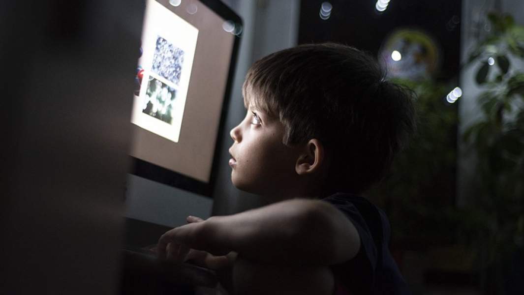 Ребенок за компьютером